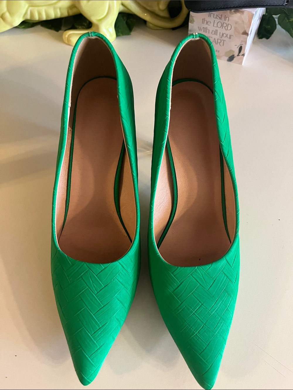 Green Pointed Toe Women's Pumps